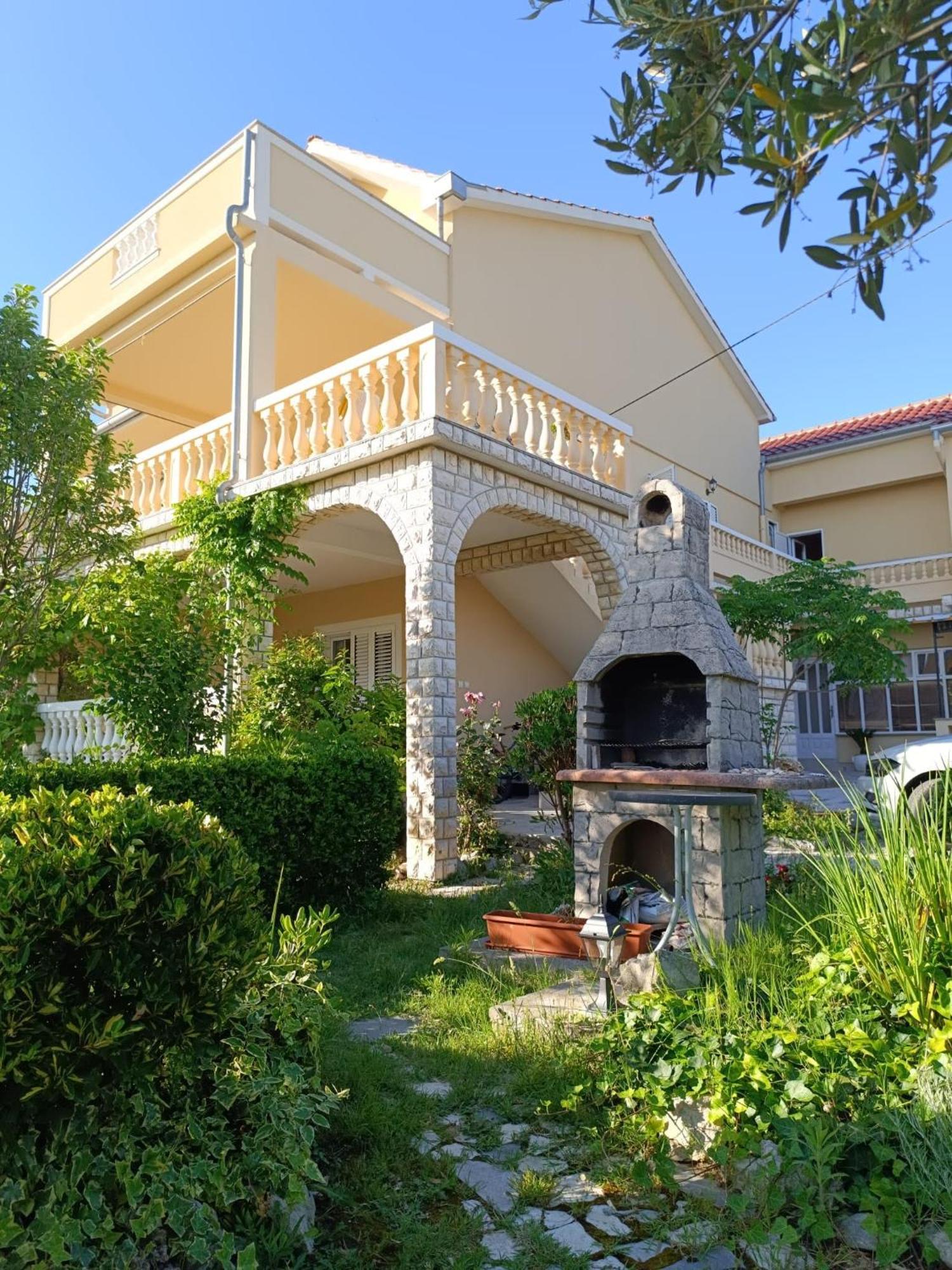 Apartman Haus Maja Banjol ภายนอก รูปภาพ